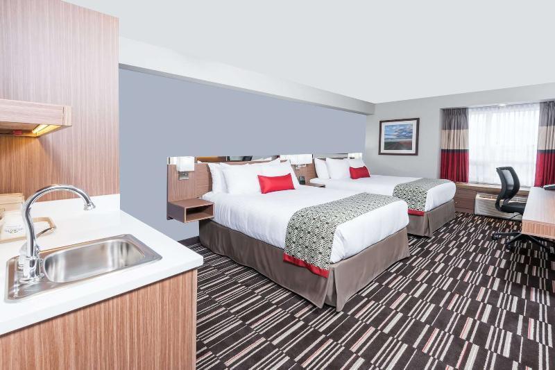 Microtel & By Wyndham Oyster Bay Hotel