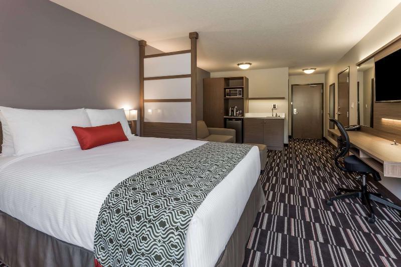 Microtel & By Wyndham Oyster Bay