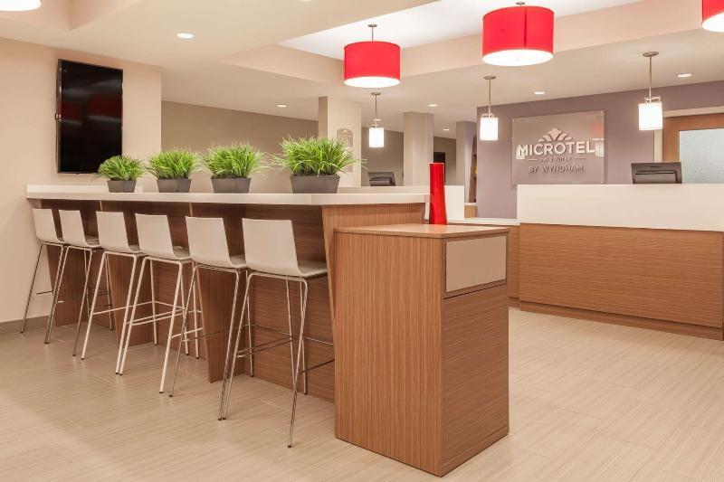 Hotel Microtel & By Wyndham Oyster Bay