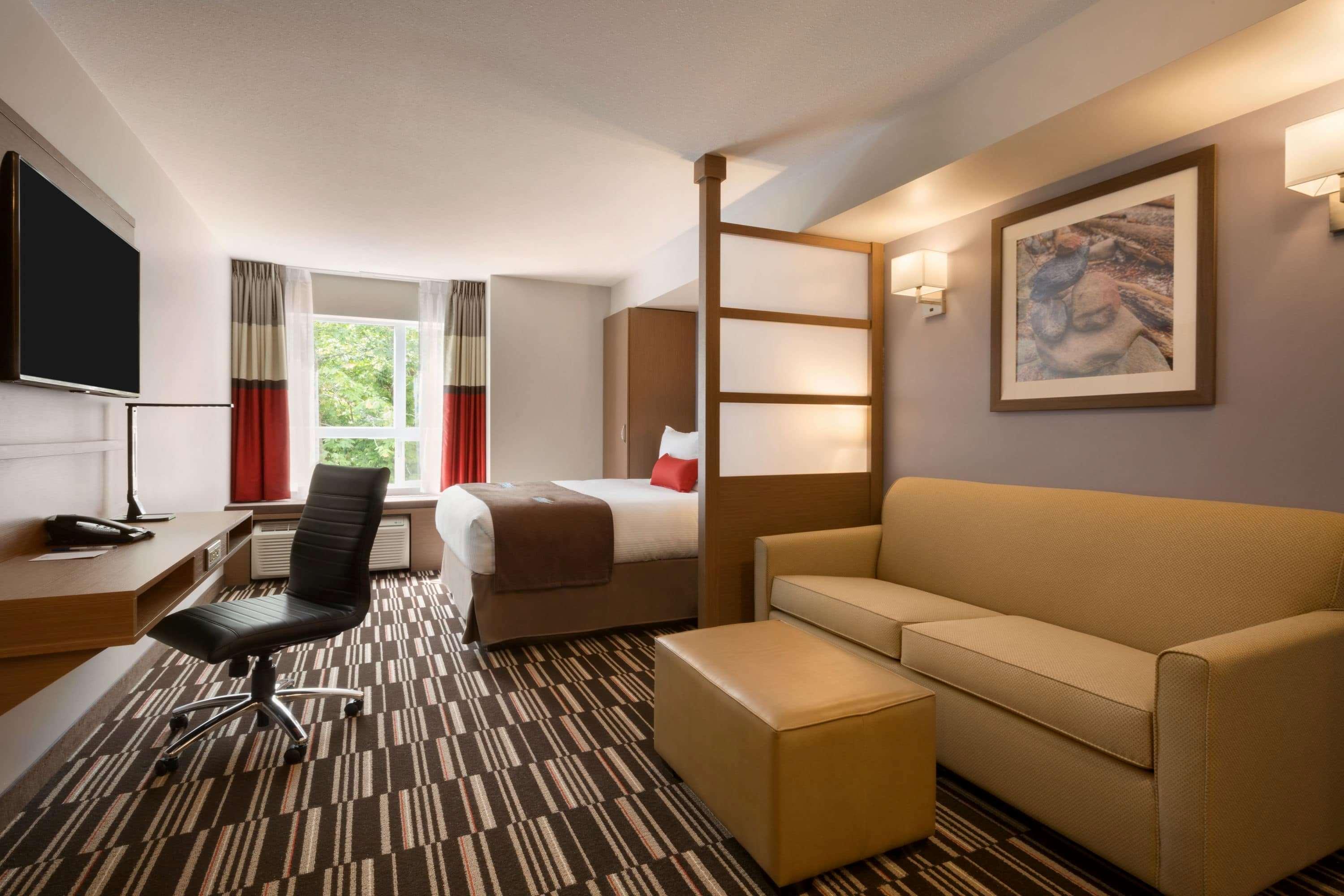 Microtel & By Wyndham Oyster Bay 2*