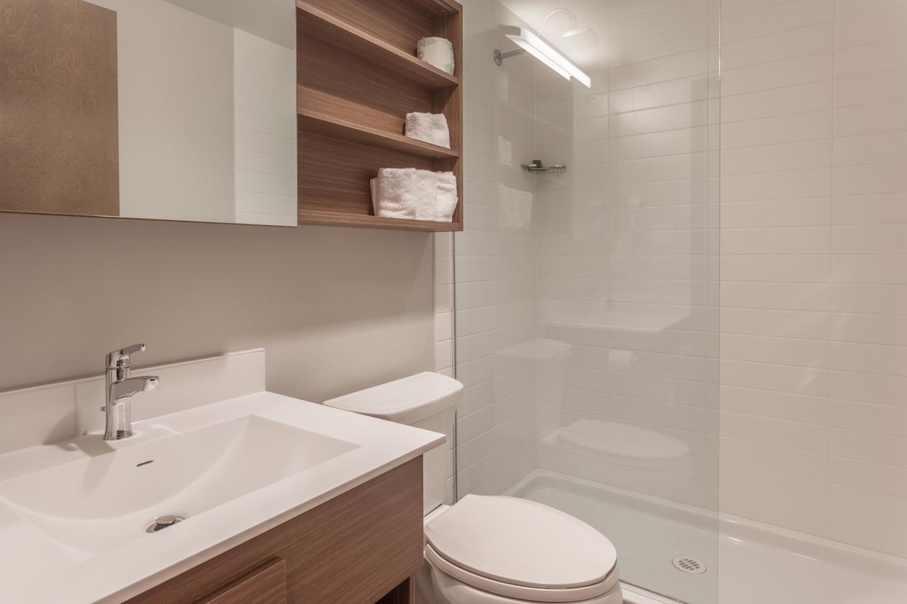 Microtel & By Wyndham Oyster Bay